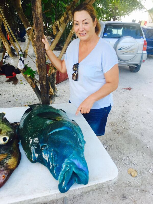 Esposa do milionário russo, Anton Bakov, nas ilhas de Kiribati - Sputnik Brasil