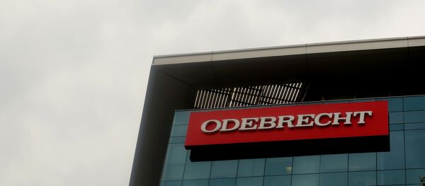 A sign of the Odebrecht Brazilian construction conglomerate is seen at their headquarters in Lima, Peru - Sputnik Brasil
