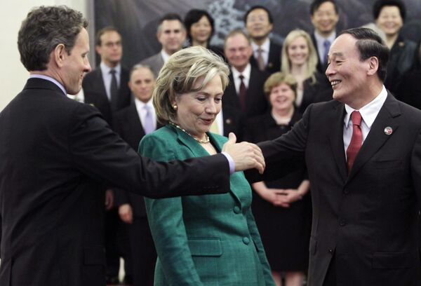 Timothy Geithner, Hillary Clinton e Wang Qishan  - Sputnik Brasil
