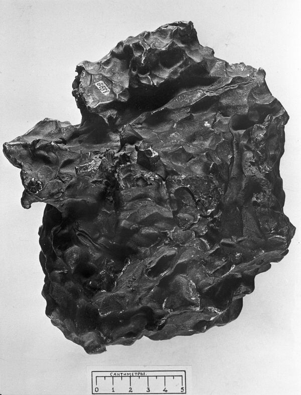Meteorito Sikhote-Alin - Sputnik Brasil