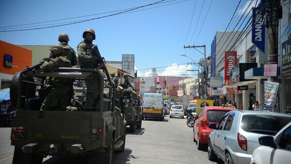 Soldados do exército patrulham as ruas de Vitória (ES) - Sputnik Brasil