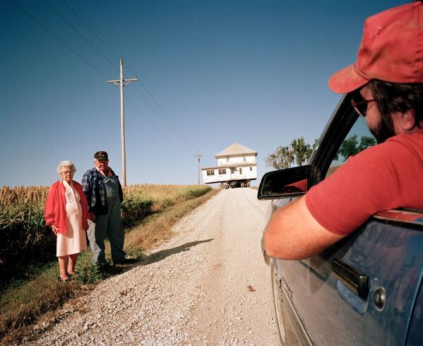 Foto da série Table Rock Nebraska, de Markus Jokela, retrata a comunidade rural em Nebraska, EUA, onde nada realmente tem mudado ao longo dos anos, dado que a maior parte dos habitantes vive aqui durante toda a sua vida, se sentindo seguros - Sputnik Brasil