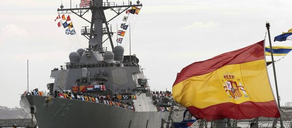 The guided-missile destroyer USS Donald Cook arrives at Naval Station Rota, Spain, on Tuesday, Feb. 11, 2014. - Sputnik Brasil