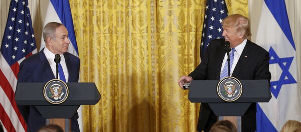 O presidente dos EUA, Donald Trump, e o primeiro-ministro israelense, Benjamin Netanyahu, se reuniram na quinta-feira, 15 de fevereiro de 2017. - Sputnik Brasil