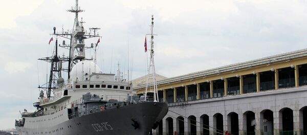 O navio russo Viktor Leonov SSV-175, atracado no porto de Havana, em janeiro de 2015 - Sputnik Brasil