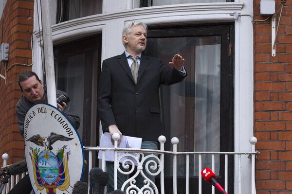 Parlamentar australiano pede ao presidente Trump para conceder perdão a Julian Assange - Sputnik Brasil