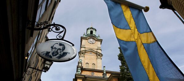 Bandeira da Suécia perto da Catedral de Estocolmo - Sputnik Brasil