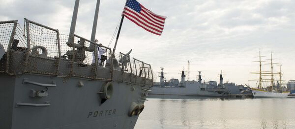 Destróier USS Porter da marinha dos EUA (DDG 78) durante uma visita planejada ao porto de Constança, Romênia, 13 de junho de 2016 - Sputnik Brasil