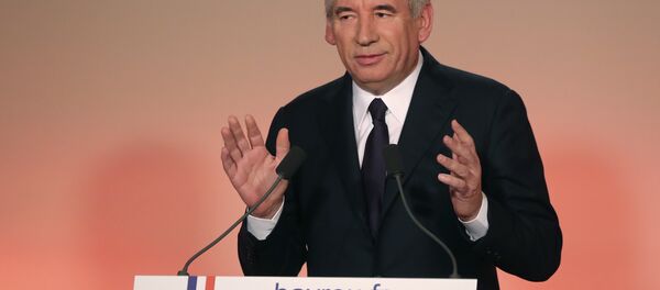 François Bayrou, líder do MoDem e prefeito da cidade francesa de Pau François Bayrou, líder do MoDem e prefeito da cidade francesa de Pau - Sputnik Brasil