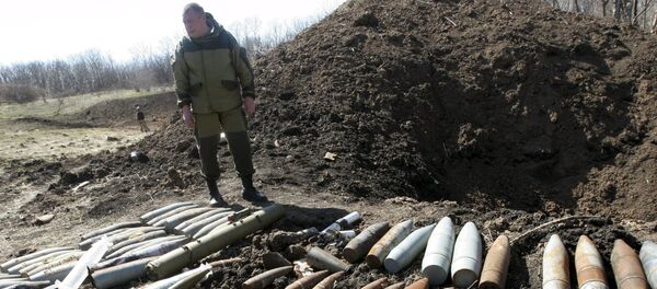 Bombas não detonadas do exército ucraniano nos subúrbios de Donetsk - Sputnik Brasil