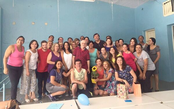 Corredor de aplausos: Vídeo em homenagem a professor em SP emociona e viraliza - Sputnik Brasil