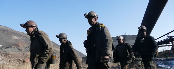Operários de mina na cidade de Makeevka, Donbass - Sputnik Brasil
