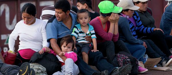 Imigrantes mexicanos nos EUA - Sputnik Brasil