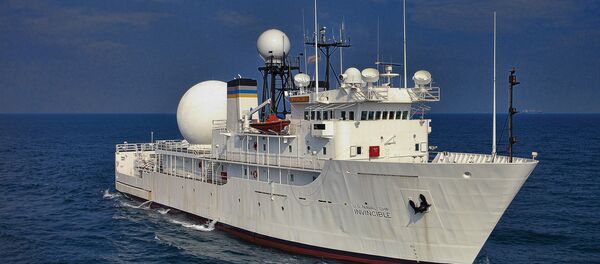 USNS Invincible, navio espião operado pelo Military Sealift Command, da Marinha dos Estados Unidos (Arquivo) - Sputnik Brasil