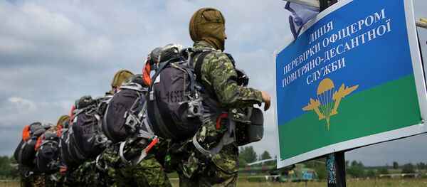 Soldados canadenses durante participação em exercícios militares na cidade de Yavoriv, na Ucrânia (Arquivo) - Sputnik Brasil