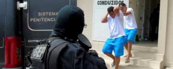 Após rebelião Líderes da facção do PCC de Natal são transferidos para penitenciária federal - Sputnik Brasil