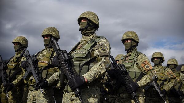Membros da Força da Segurança do Kosovo - Sputnik Brasil
