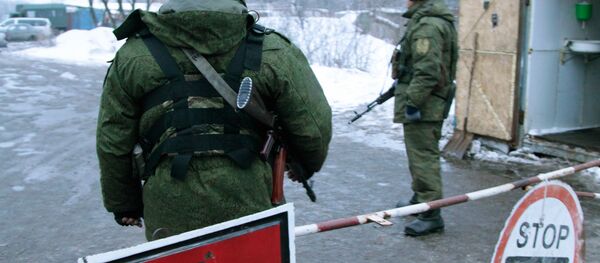 Posto de controle entre Ucrânia e Donbass (foto de arquivo) - Sputnik Brasil