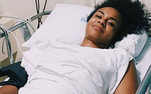 A blogueira ficou internada, mas contou que pela posição da bala, os médicos acharam melhor não retirar o projétil. A blogueira ficou internada, mas contou que pela posição da bala, os médicos acharam melhor não retirar o projétil. - Sputnik Brasil