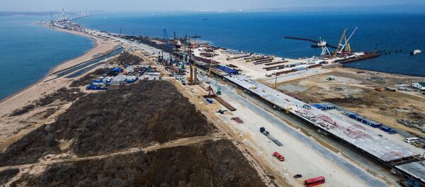 Ponte da Crimeia em construção - Sputnik Brasil