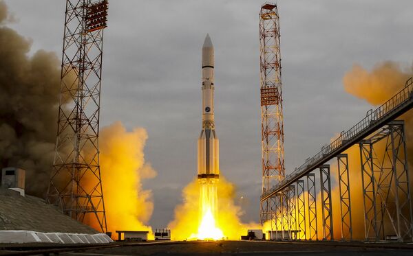 Rússia planeja 3 vezes mais lançamentos de foguetes Proton-M no próximo ano - Sputnik Brasil