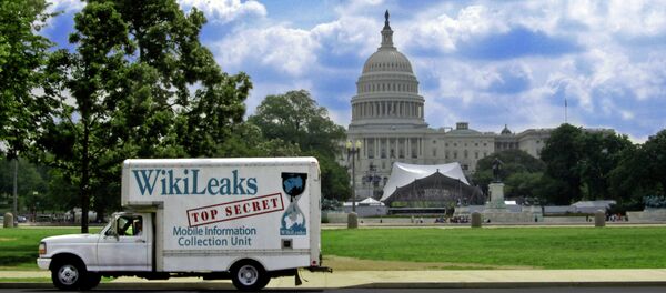 Caminhão com inscrição Wikileaks em frente à Casa Branca, em Washington DC, Estados Unidos Caminhão com inscrição Wikileaks em frente à Casa Branca, em Washington DC, Estados Unidos - Sputnik Brasil