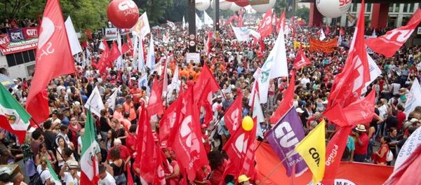 Manifestação contra proposta de mudança na Previdência na Avenida Paulista, São Paulo Manifestação contra proposta de mudança na Previdência na Avenida Paulista, São Paulo - Sputnik Brasil