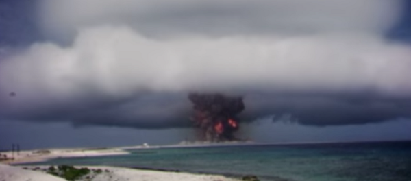 Processo de testes nucleares nos EUA - Sputnik Brasil