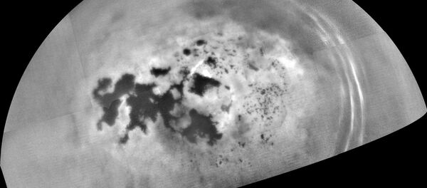 Foto mais recente dos mares de Titã tirada pela sonda Cassini - Sputnik Brasil