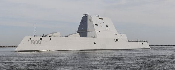 Míssil teleguiado USS Zumwalt (DDG 1000) transita a estação naval de Mayport em seu caminho para o porto de Jacksonville, Flórida, 25 de outubro de 2016 - Sputnik Brasil