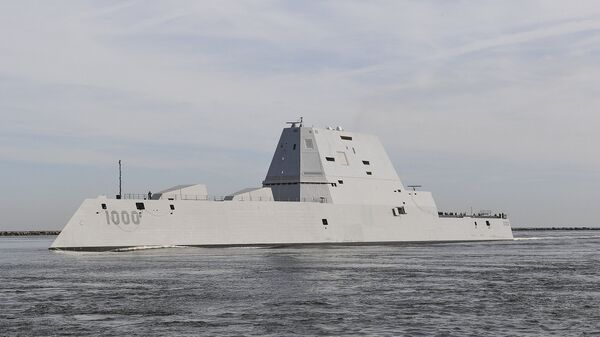 Míssil teleguiado USS Zumwalt (DDG 1000) transita a estação naval de Mayport em seu caminho para o porto de Jacksonville, Flórida, 25 de outubro de 2016 - Sputnik Brasil