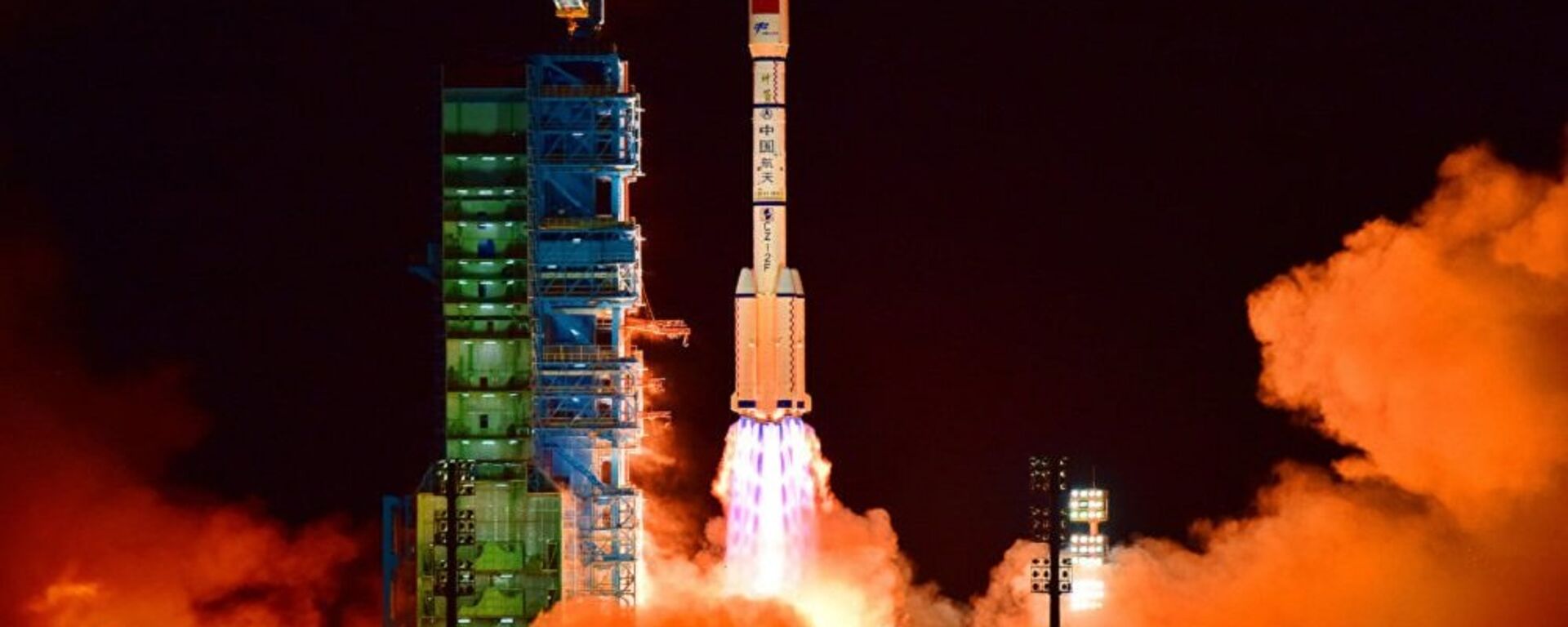 Lançamento de foguete Longa Marcha 2F do Centro de Lançamento de Satélites de Jiuquan, na China, em 15 de setembro de 2016 - Sputnik Brasil, 1920, 16.09.2022