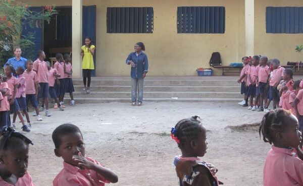 Gene durante trabalho voluntário no Haiti - Sputnik Brasil