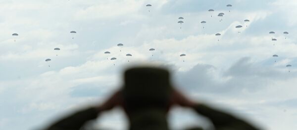 Treinos das tropas paraquedistas russas (foto de arquivo) - Sputnik Brasil