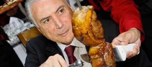 Temer durante jantar com Embaixadores em uma churrascaria de Brasília neste domingo (19). - Sputnik Brasil
