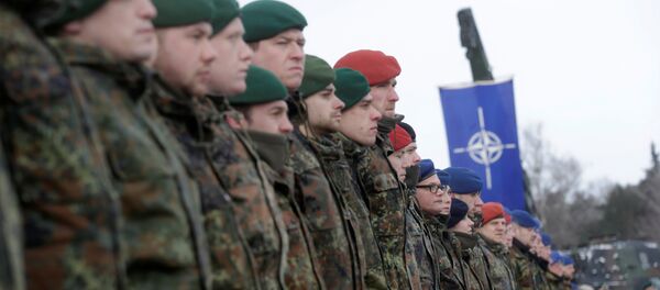German soldiers attend a ceremony to welcome the German battalion being deployed to Lithuania as part of NATO deterrence measures against Russia in Rukla, Lithuania February 7, 2017 - Sputnik Brasil