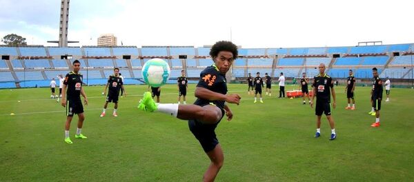 Seleção faz treino no Estádio Centenário em Montevidéu - Sputnik Brasil