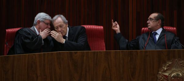 Rodrigo Janot (esq.), Ricardo Lewandowski e Gilmar Mendes na posse deste último na Presidência do TSE - Sputnik Brasil