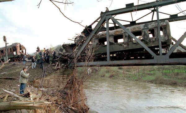 A ponte bombardeada em Grdelica, no sul da Sérvia em 1999 A ponte bombardeada em Grdelica, no sul da Sérvia em 1999 - Sputnik Brasil
