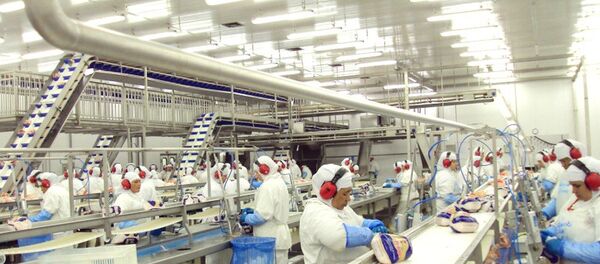 Segundo o governo brasileiro, o país está com US$ 70 mil de carnes prontas para exportação aguardando a regulaização do mercado - Sputnik Brasil