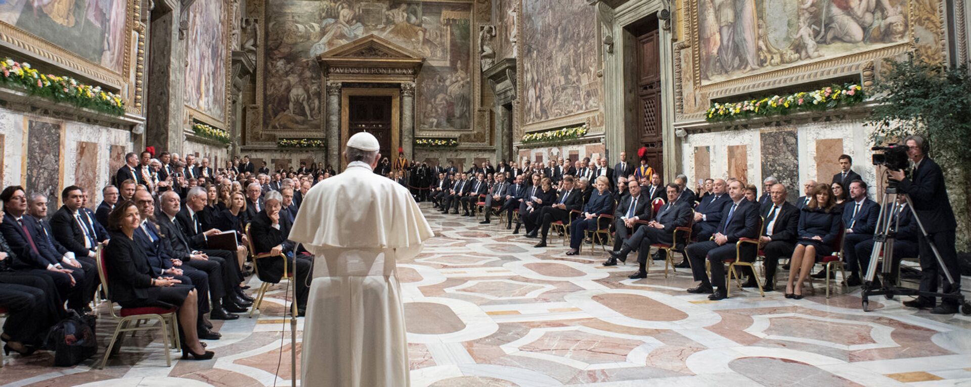 Papa Francisco discursa diante de líderes da União Europeia no Vaticano - Sputnik Brasil, 1920, 21.01.2022