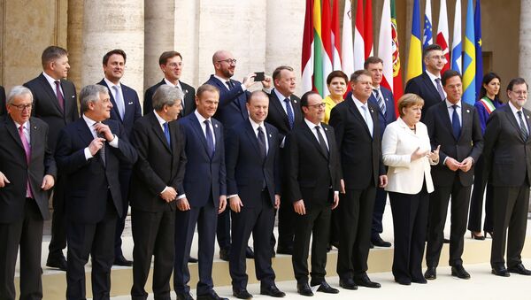 Líderes da União Europeia durante a cúpula festiva de aniversário da UE, 25 de março de 2017 - Sputnik Brasil
