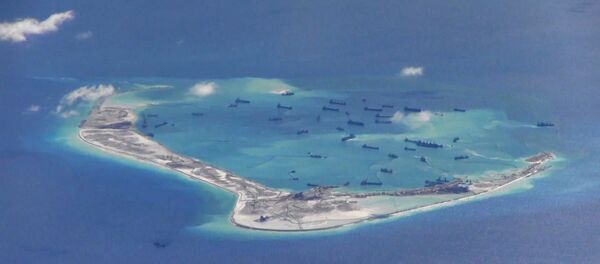 Navios chineses nas águas do recife de Mischief no arquipélago disputado de Spartly no mar do Sul da China - Sputnik Brasil