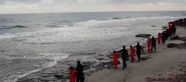 Execução de reféns pelo Estado Islâmico na praia. - Sputnik Brasil