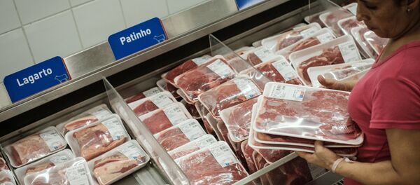 Carne bovina em um dos supermercados no Rio de Janeiro - Sputnik Brasil