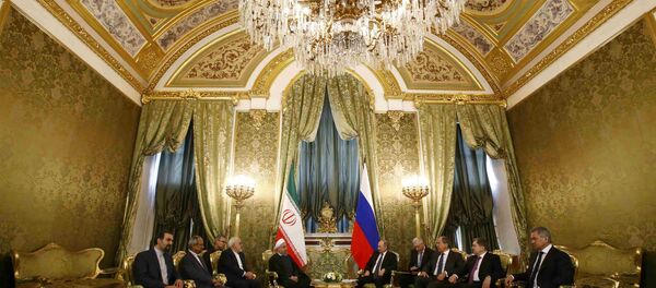 O presidente russo, Vladimir Putin, se reúne com o presidente iraniano, Hassan Rouhani, no Kremlin - Sputnik Brasil