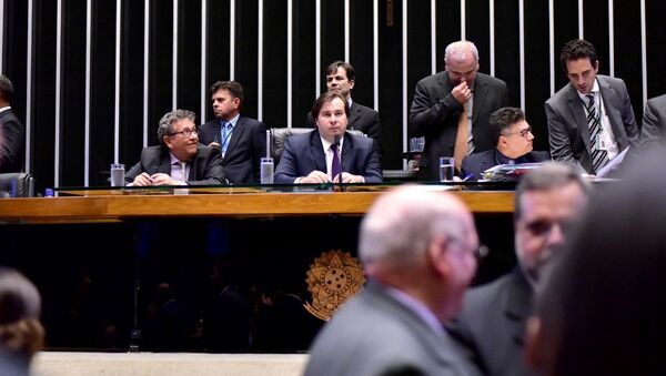  Maia diz não há motivos para uma nova votação do texto na Câmara e projeto anticorrupção segue para o Senado - Sputnik Brasil
