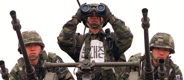 Soldados sul-coreanos participam de treinamentos de tiro, frente a um possível ataque por parte da Coreia do Norte(foto de arquivo) - Sputnik Brasil