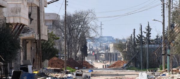 Uma rua no subúrbio Tadef de Aleppo, em finais de março de 2017 - Sputnik Brasil