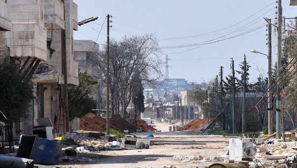 Uma rua no subúrbio Tadef de Aleppo, em finais de março de 2017 - Sputnik Brasil